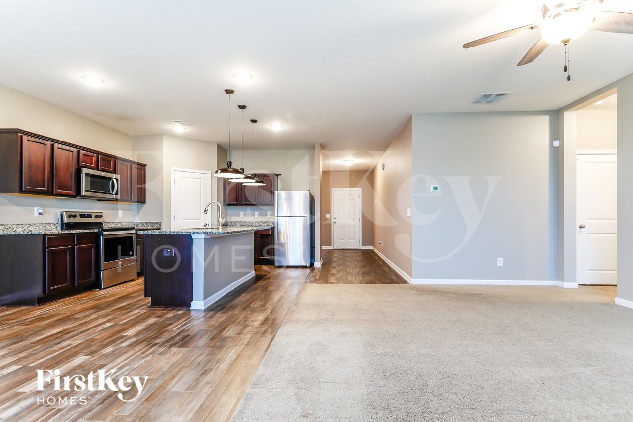 336 Alexander Ln - Photo 4 of 18