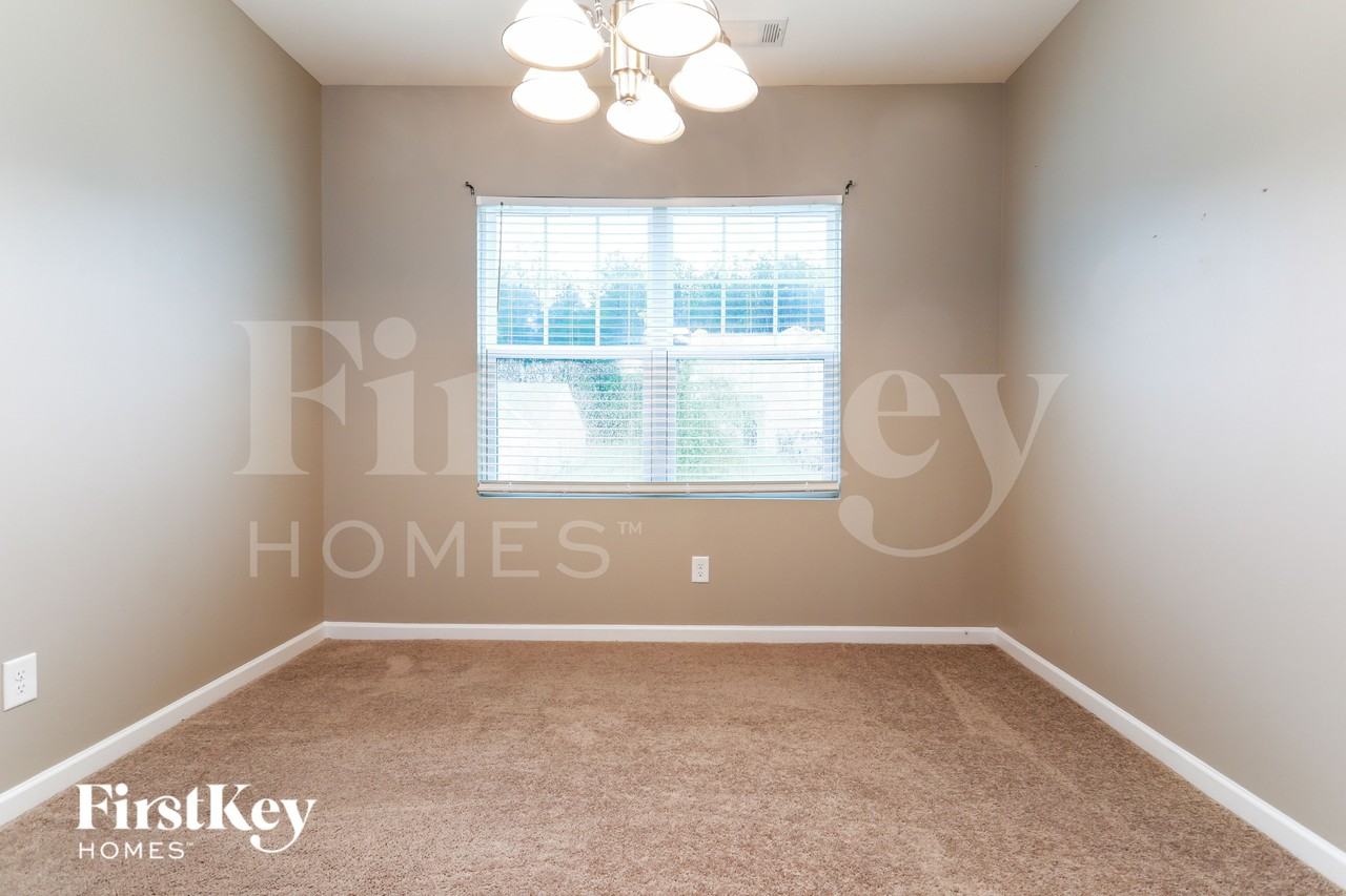 336 Alexander Ln - Photo 5 of 18