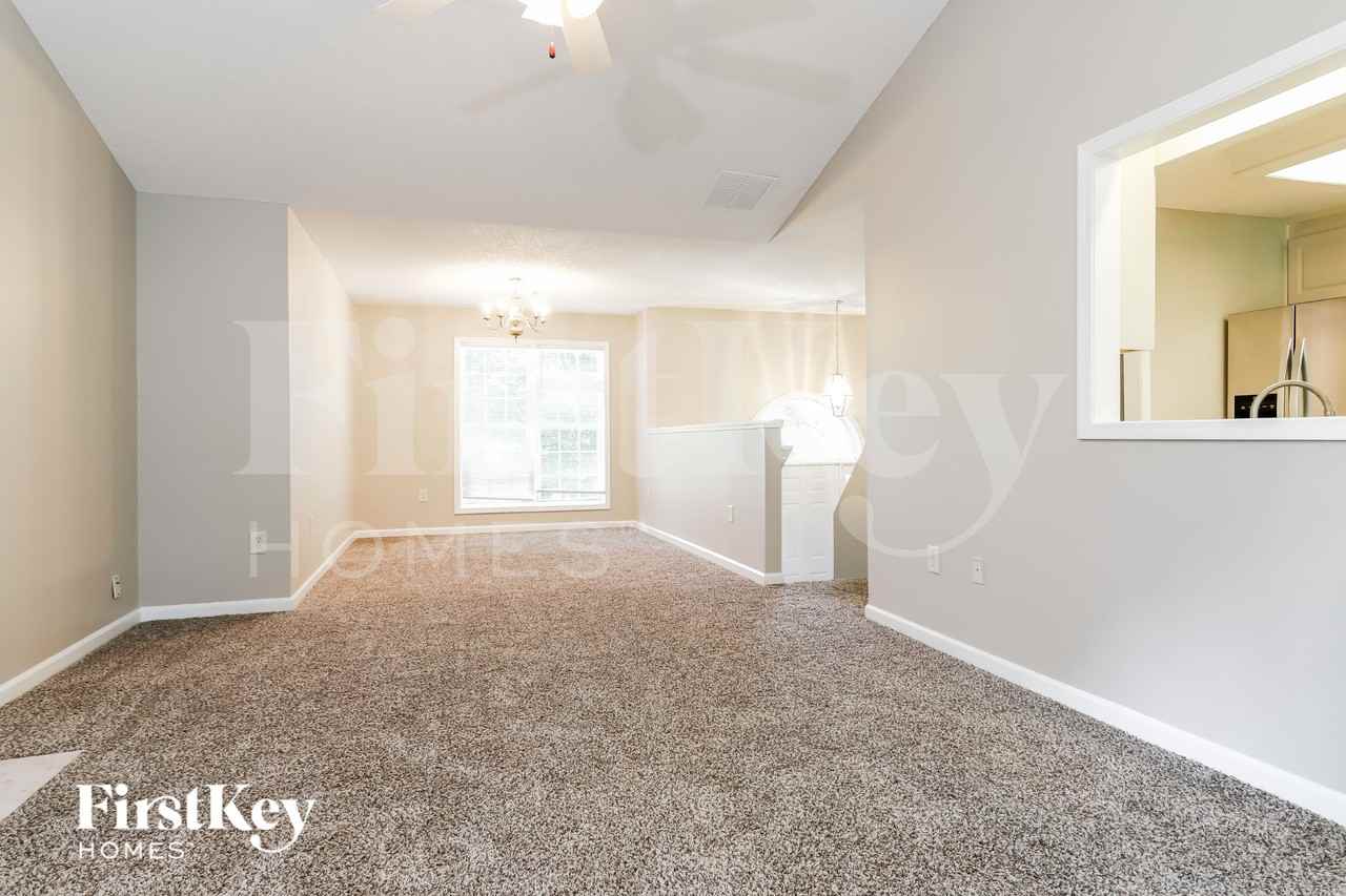 1046 Preserve Ln - Photo 2 of 18