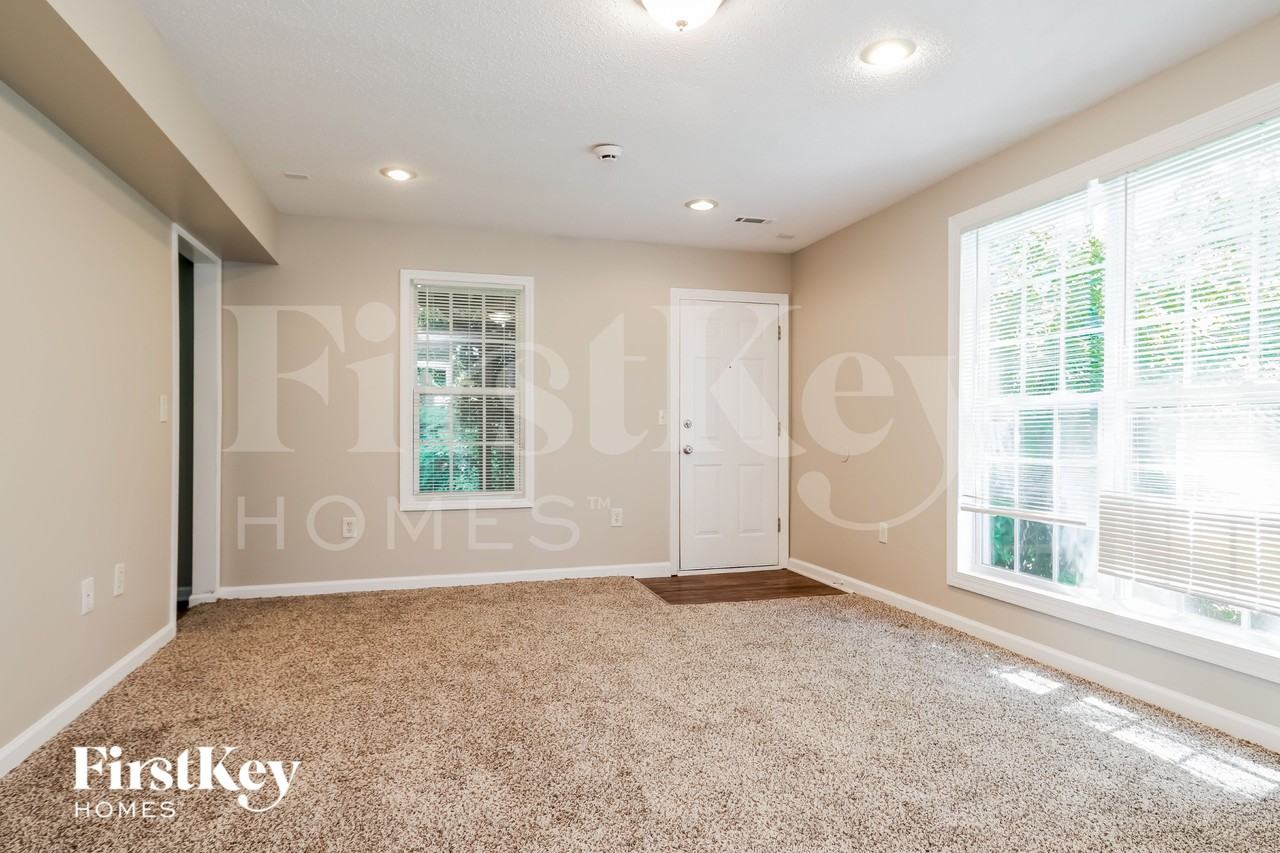 1046 Preserve Ln - Photo 6 of 18