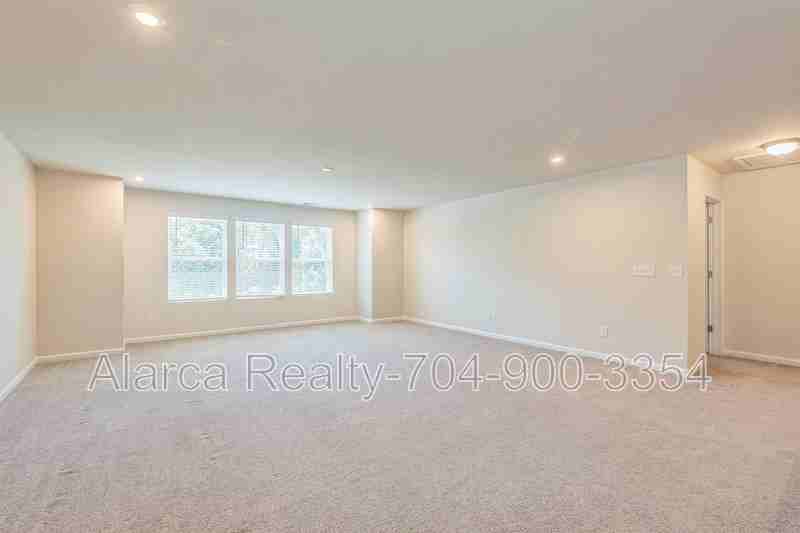9118 Buckley Ct - Photo 7 of 23