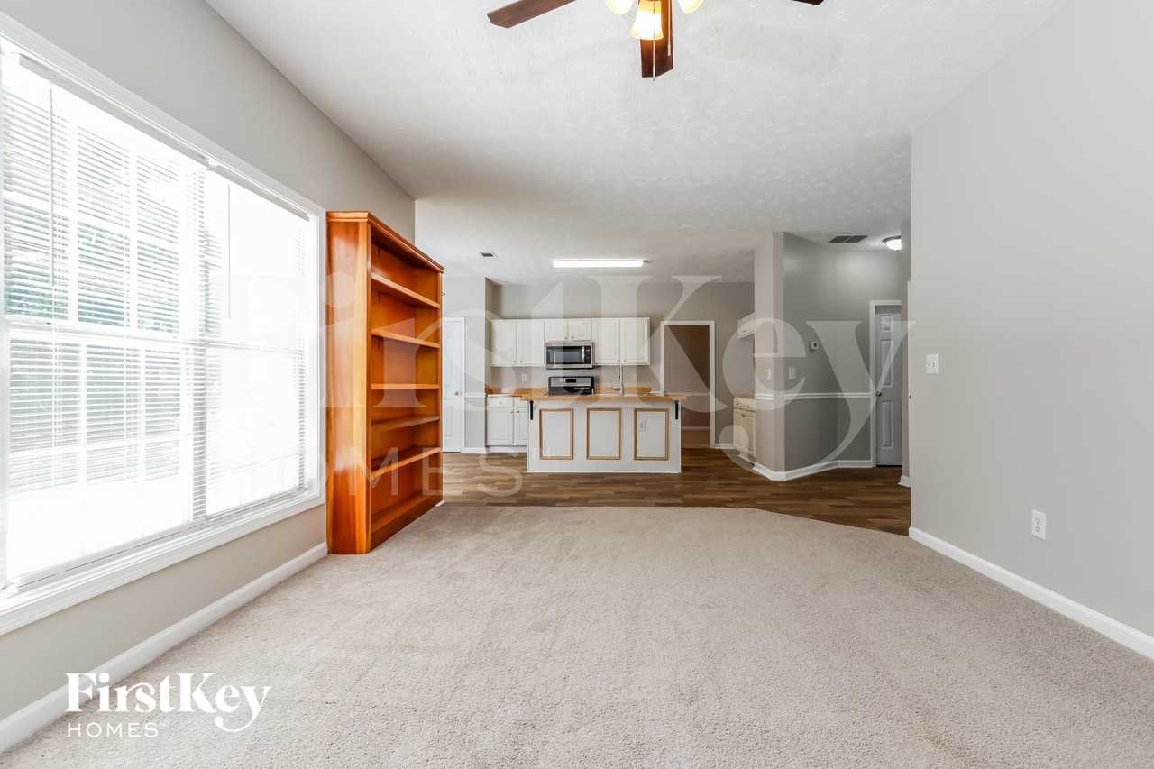 745 Somerset Vale Dr - Photo 4 of 18