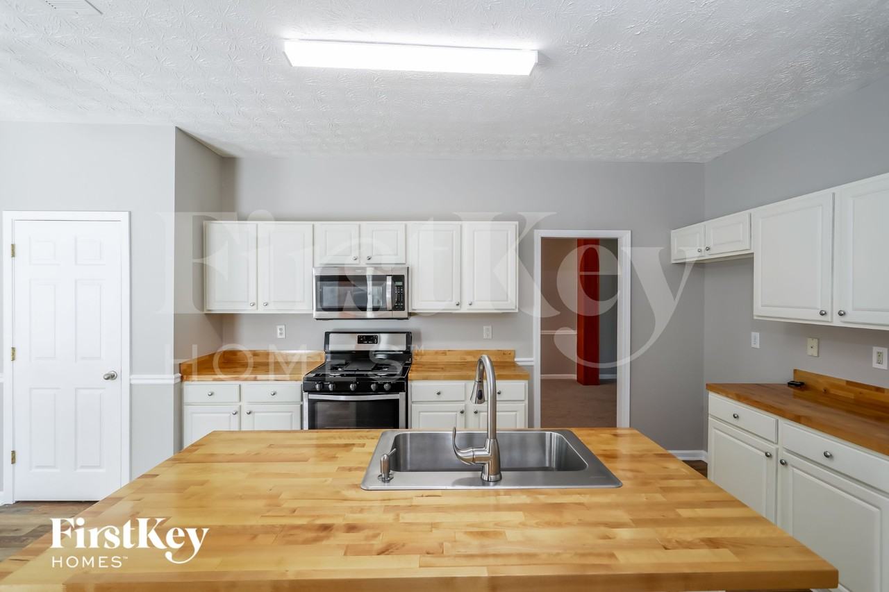 745 Somerset Vale Dr - Photo 5 of 18