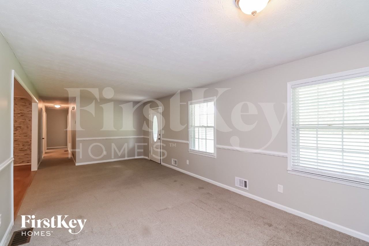 3560 Nowlin Rd Nw - Photo 3 of 18