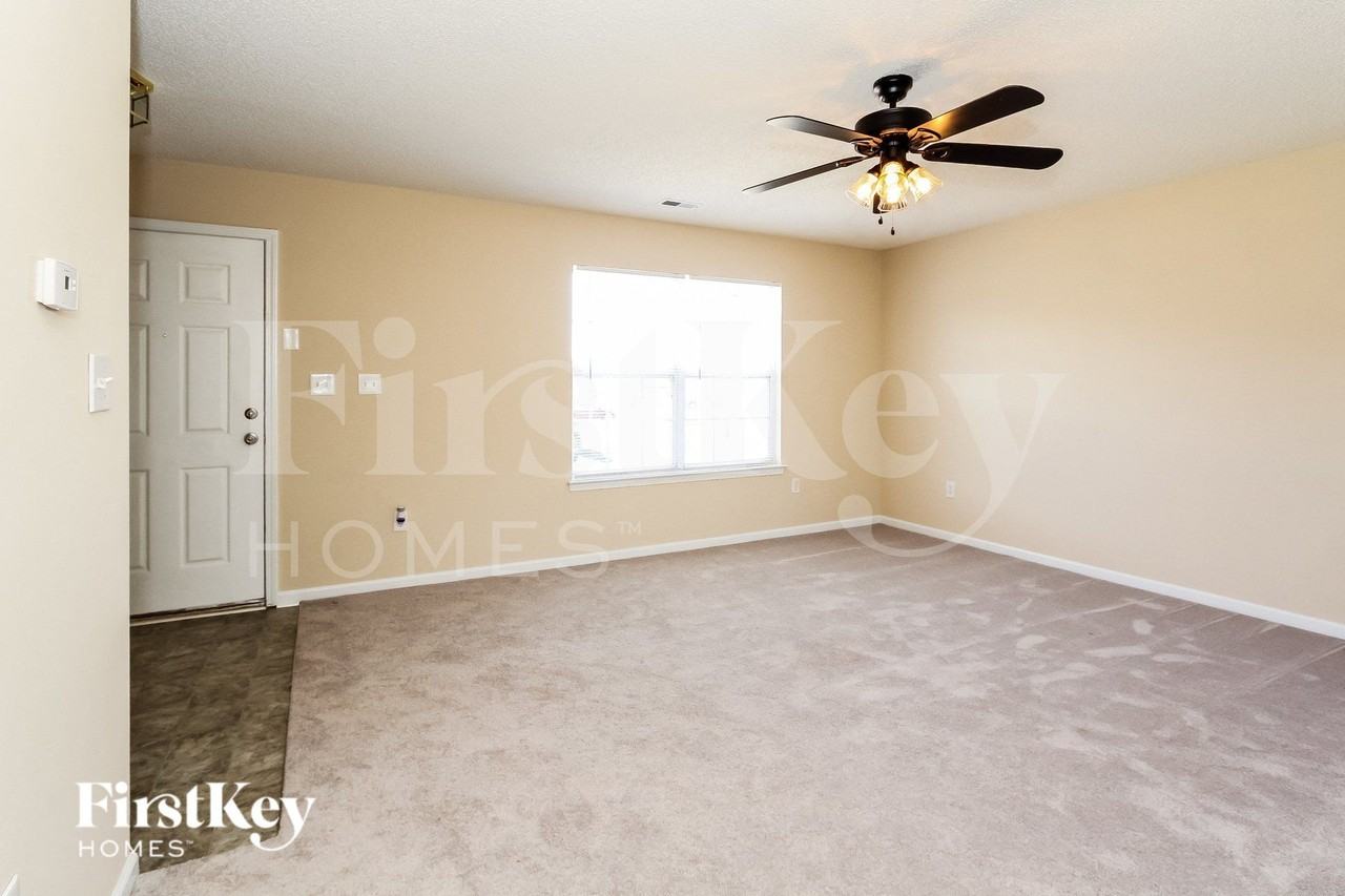 802 Almora Dr - Photo 3 of 15