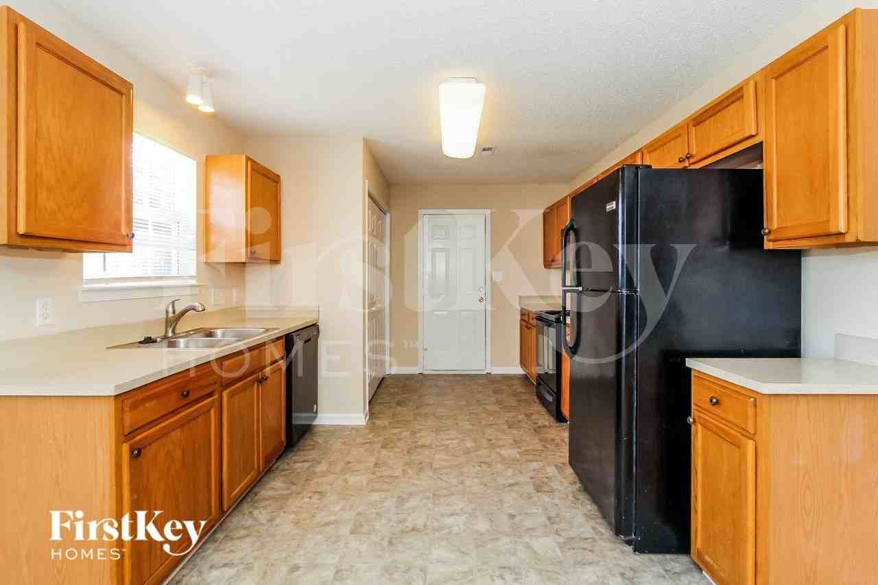 802 Almora Dr - Photo 7 of 15