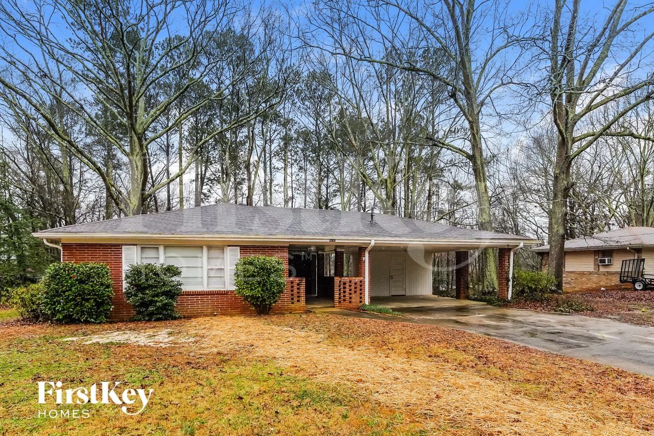 4245 Springdale Cir - Photo 2 of 18