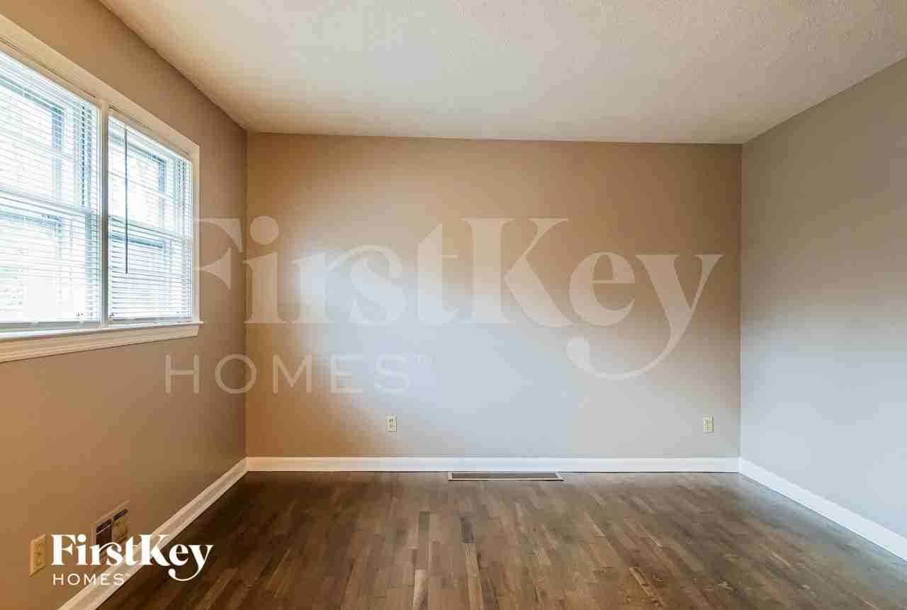 4245 Springdale Cir - Photo 3 of 18