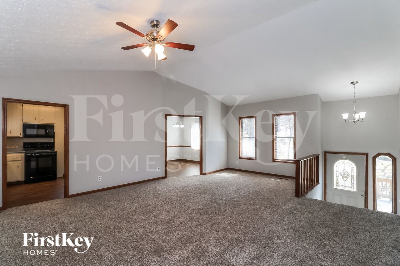 213 Park Ave - Photo 2 of 18