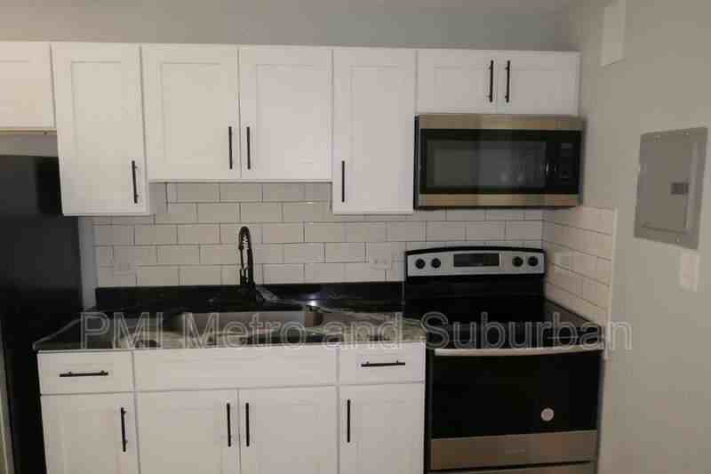 748 E 5th Ct - Photo 6 of 10