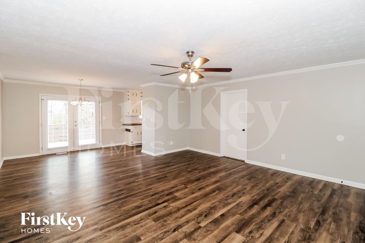 1715 Strawvalley Rd - Photo 5 of 18
