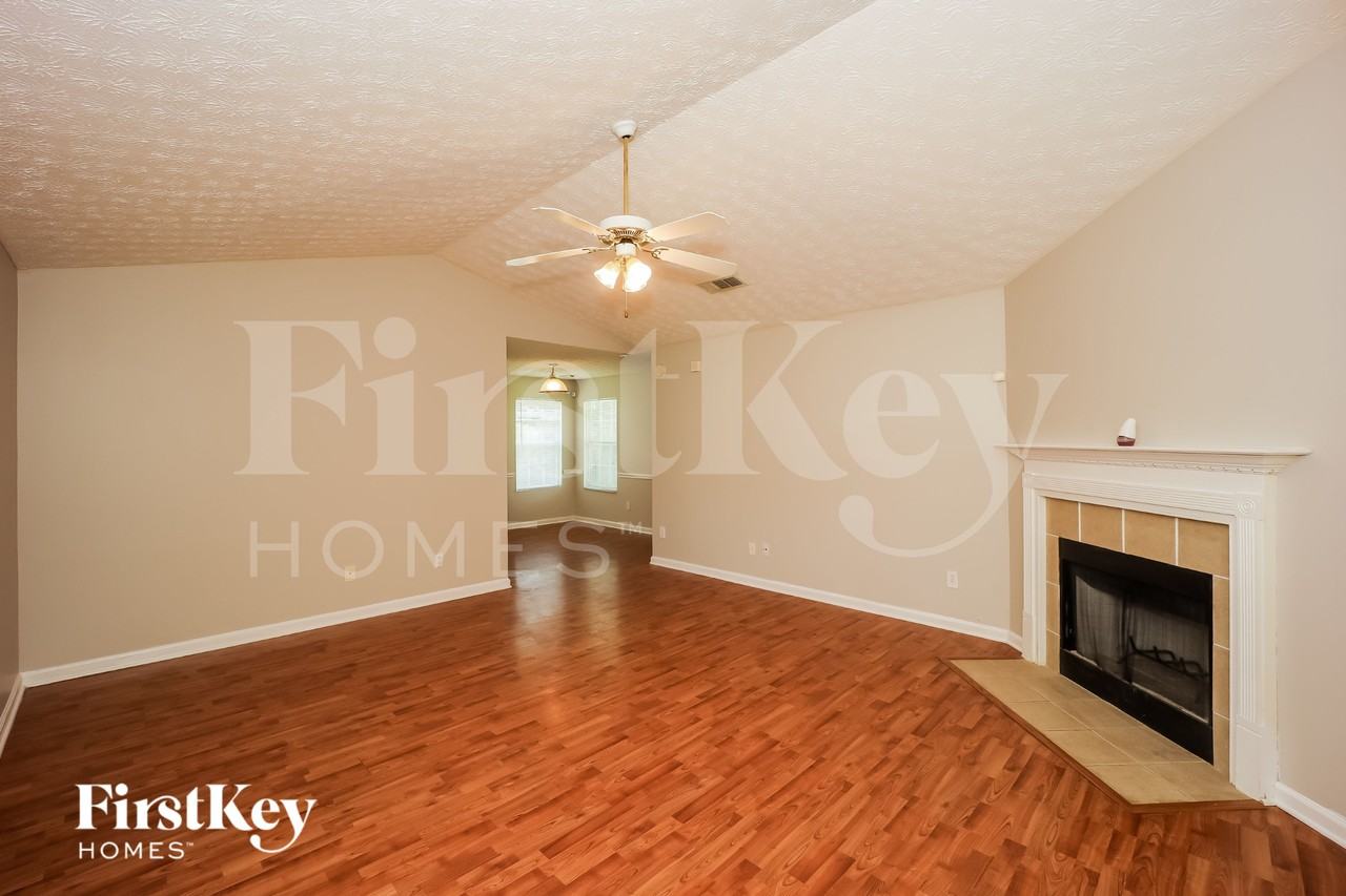 9421 Mulligan Ct - Photo 3 of 18