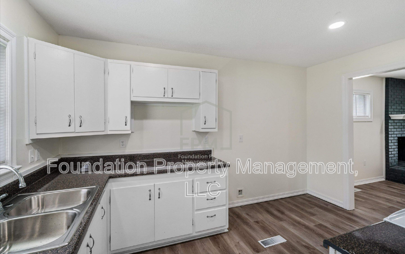 3749 Rhea Ave - Photo 7 of 23
