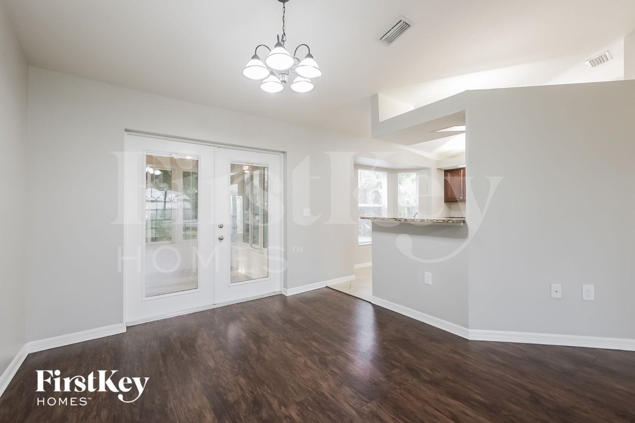 8285 Tahiti Rd - Photo 5 of 15