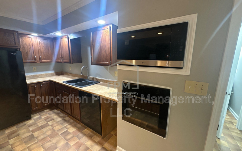 8559 Chippingham Dr - Photo 4 of 27