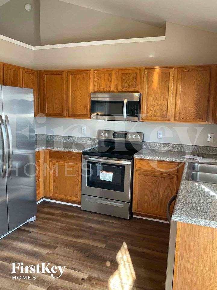 6616 Killington Ct - Photo 4 of 10