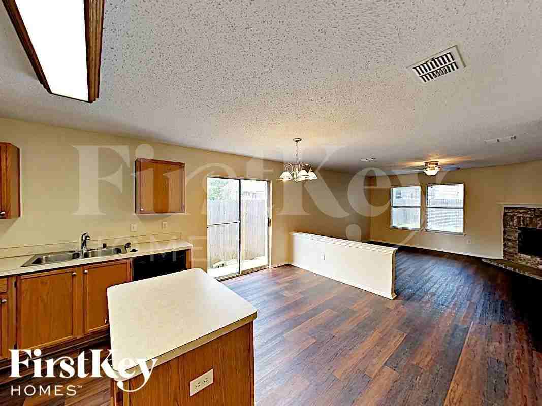 6053 Arabian Ave - Photo 4 of 15