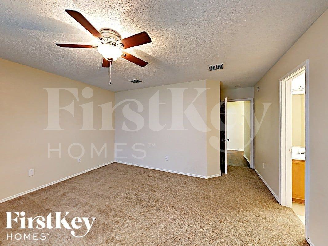 6053 Arabian Ave - Photo 5 of 15