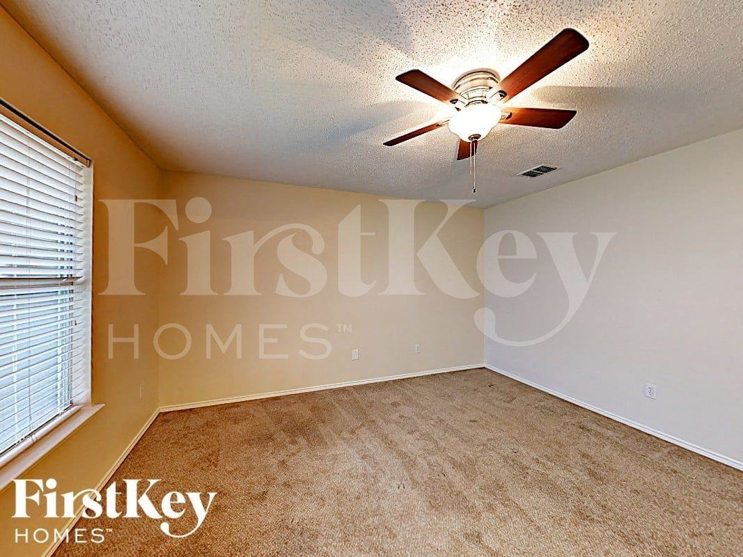 6053 Arabian Ave - Photo 6 of 15