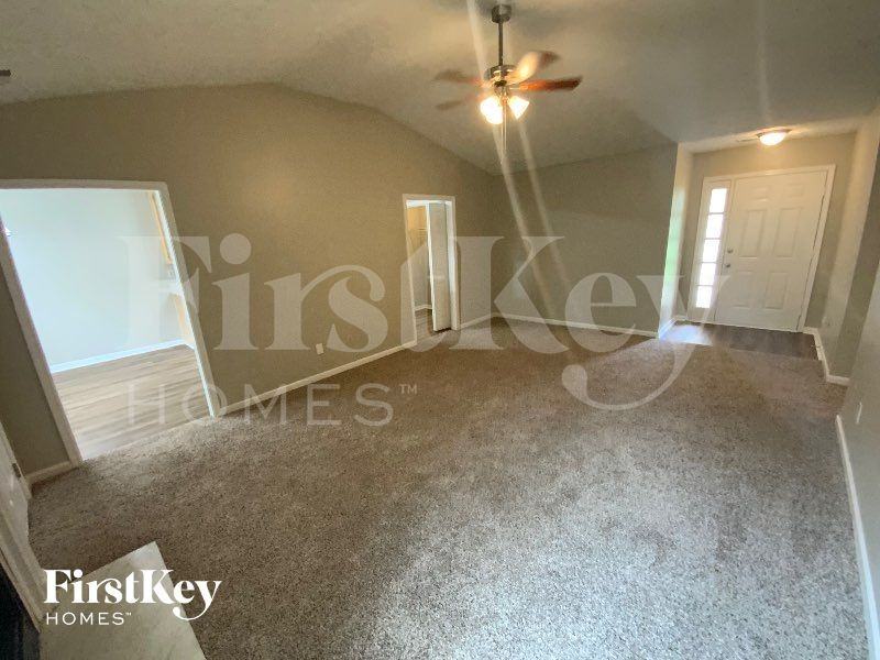 5992 Homestead Cir - Photo 3 of 11