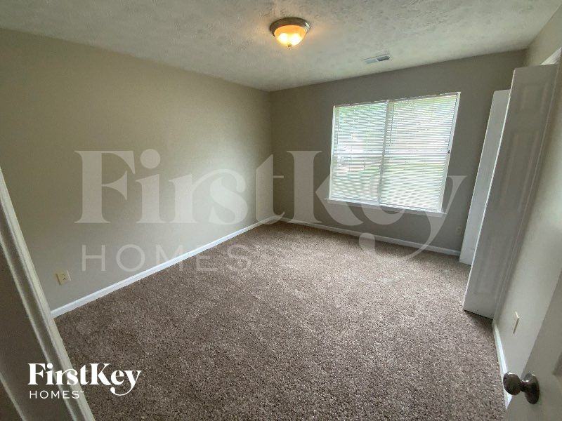 5992 Homestead Cir - Photo 7 of 11