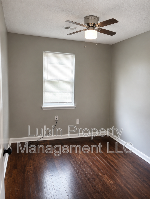 2358 Zanone Ave - Photo 3 of 8