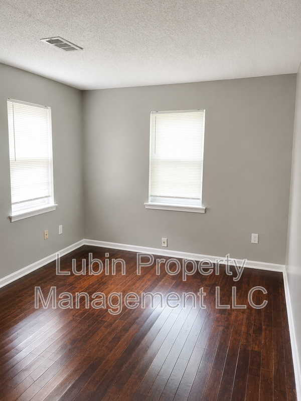 2358 Zanone Ave - Photo 4 of 8