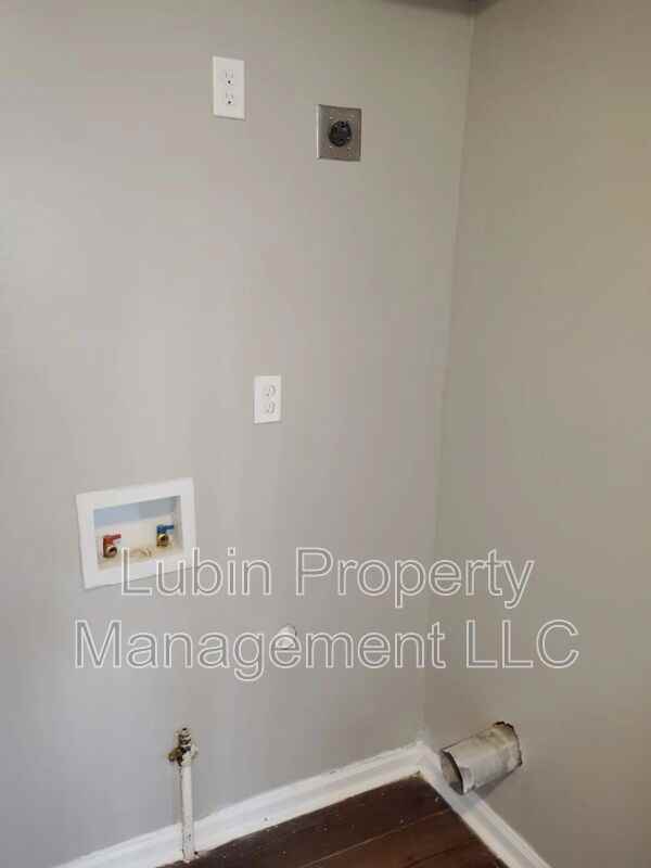 2358 Zanone Ave - Photo 7 of 8