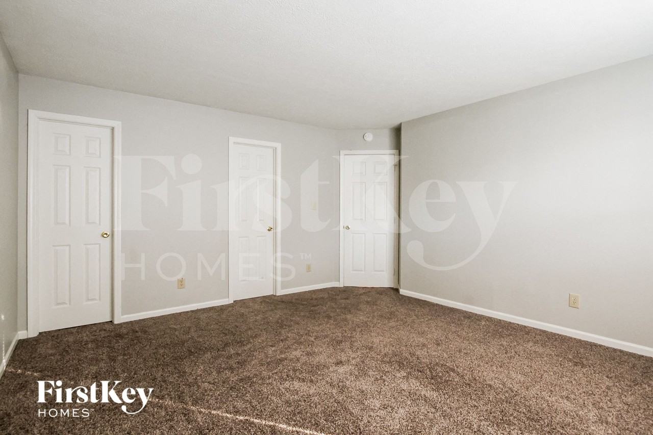 41 Knoll Ln - Photo 7 of 15