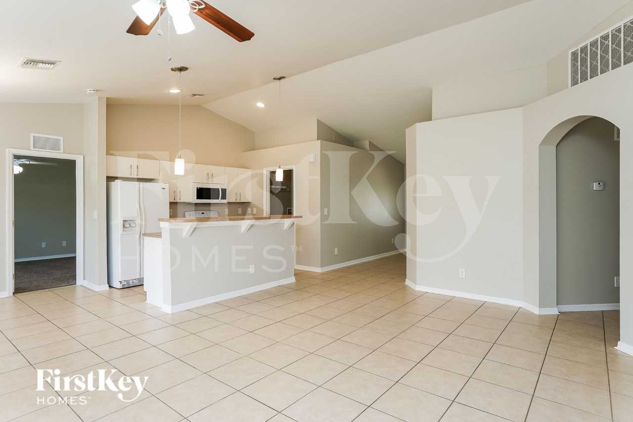 2237 Tropicana Pkwy W - Photo 4 of 18