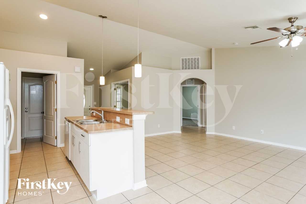 2237 Tropicana Pkwy W - Photo 5 of 18