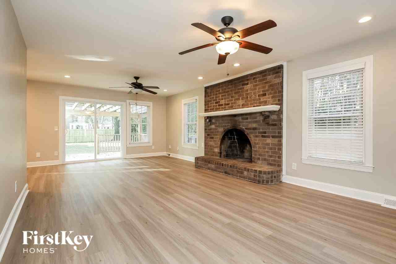 218 Old Dominion Dr - Photo 3 of 15