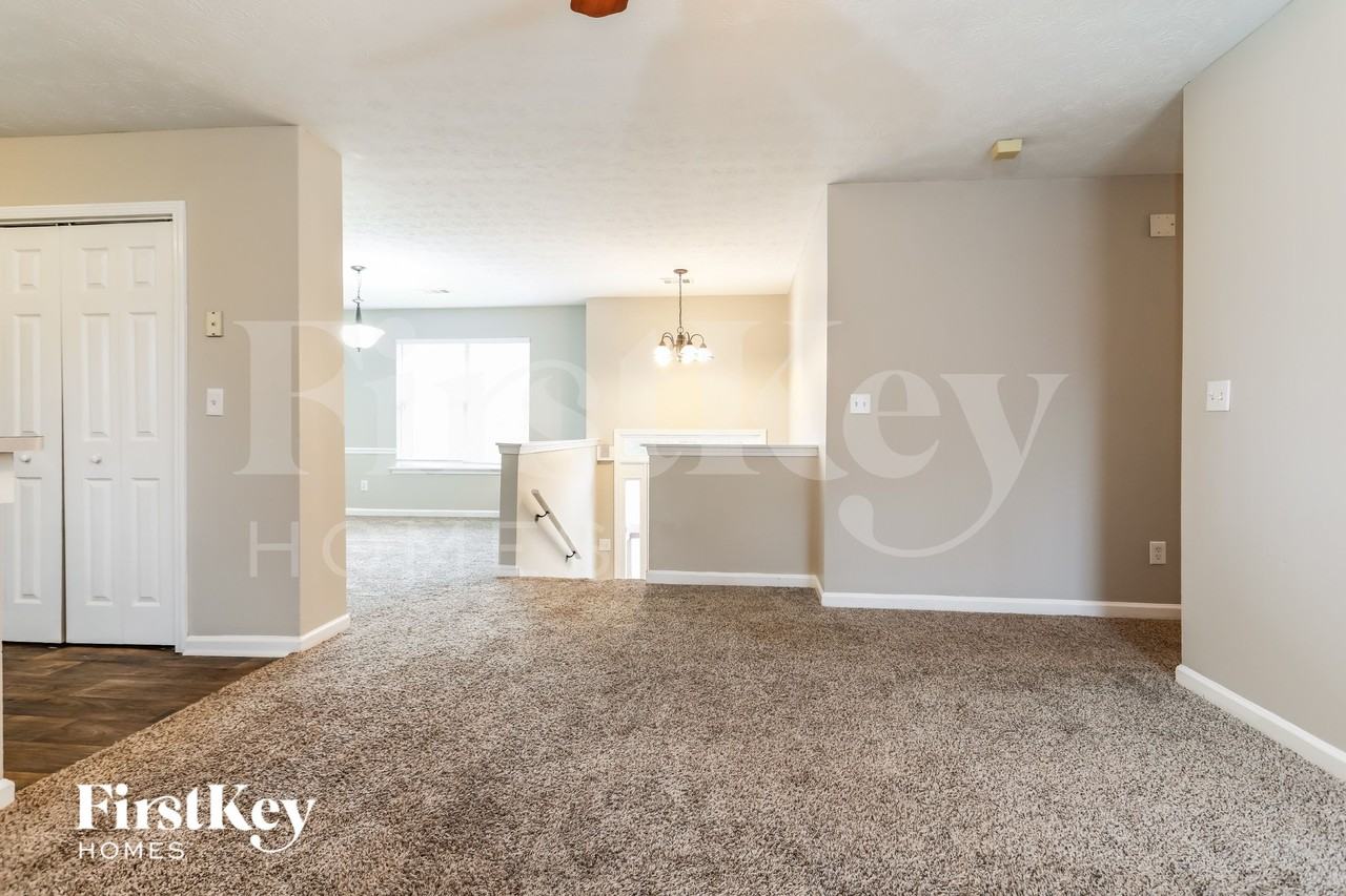 204 Whistleville Ct - Photo 4 of 18