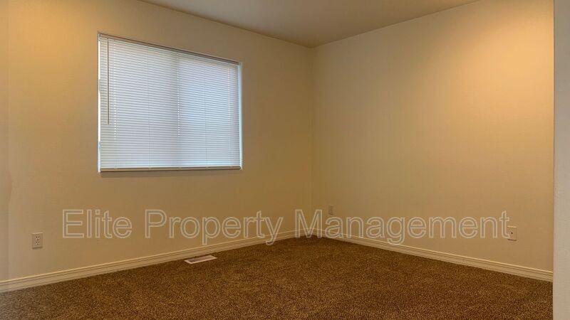 195 S Stardust Ct - Photo 2 of 18