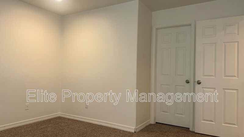 195 S Stardust Ct - Photo 3 of 18