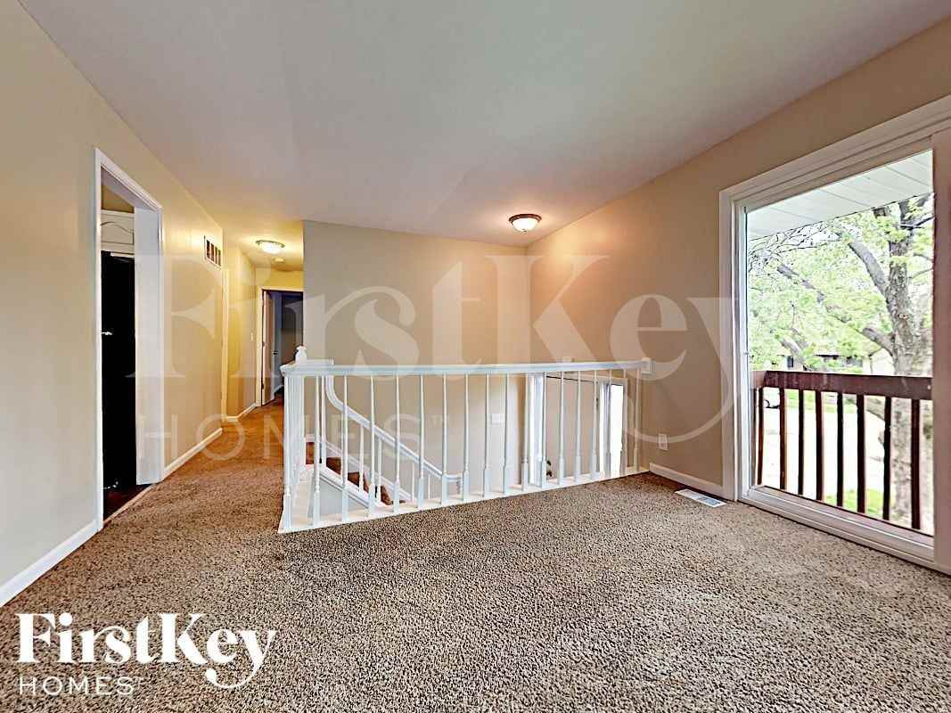 1838 Ashwood Ln - Photo 2 of 17