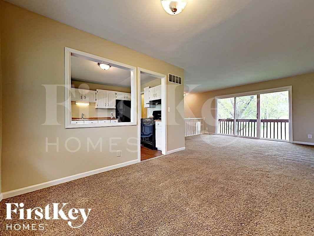 1838 Ashwood Ln - Photo 6 of 17
