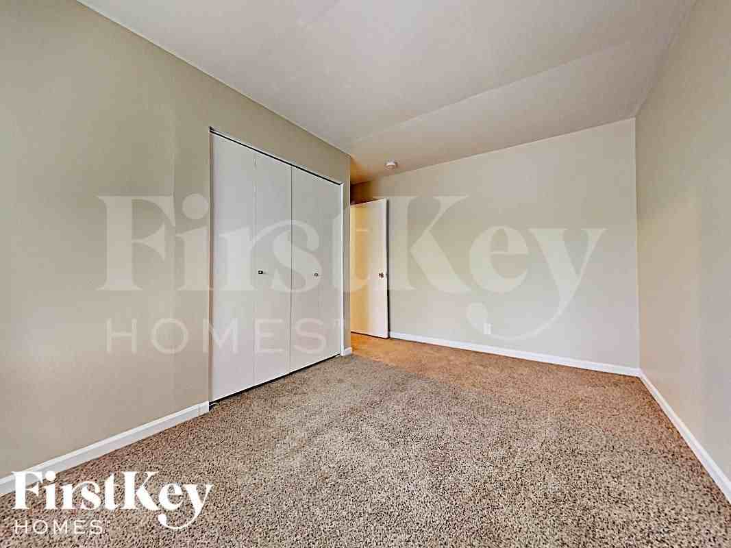 1838 Ashwood Ln - Photo 7 of 17
