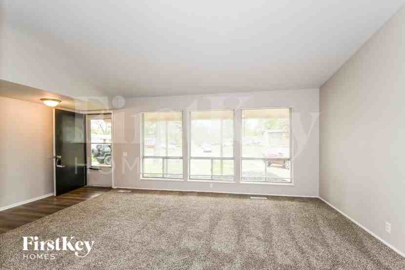 1520 Ascot Ter - Photo 4 of 16