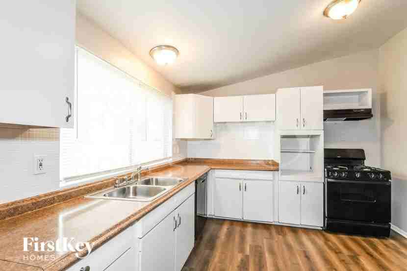 1520 Ascot Ter - Photo 5 of 16