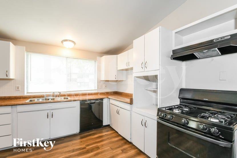 1520 Ascot Ter - Photo 6 of 16