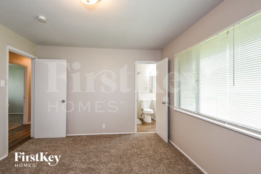 1520 Ascot Ter - Photo 7 of 16