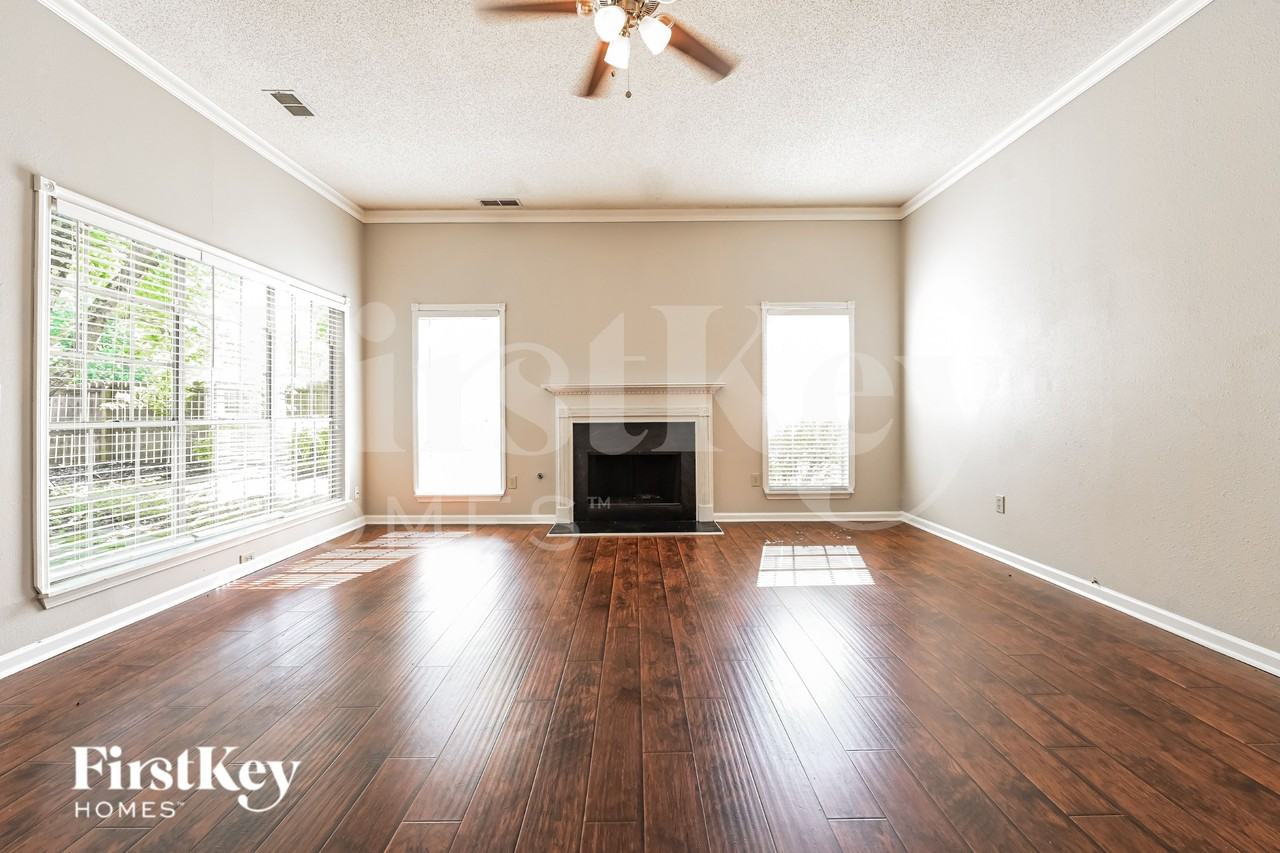 139 The Esplanade Way Sw - Photo 2 of 16