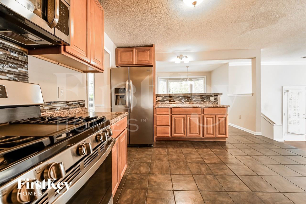139 The Esplanade Way Sw - Photo 5 of 16