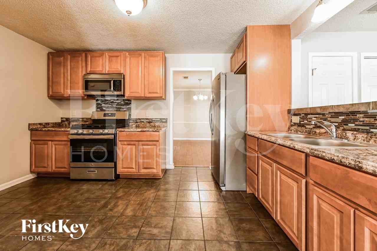 139 The Esplanade Way Sw - Photo 6 of 16
