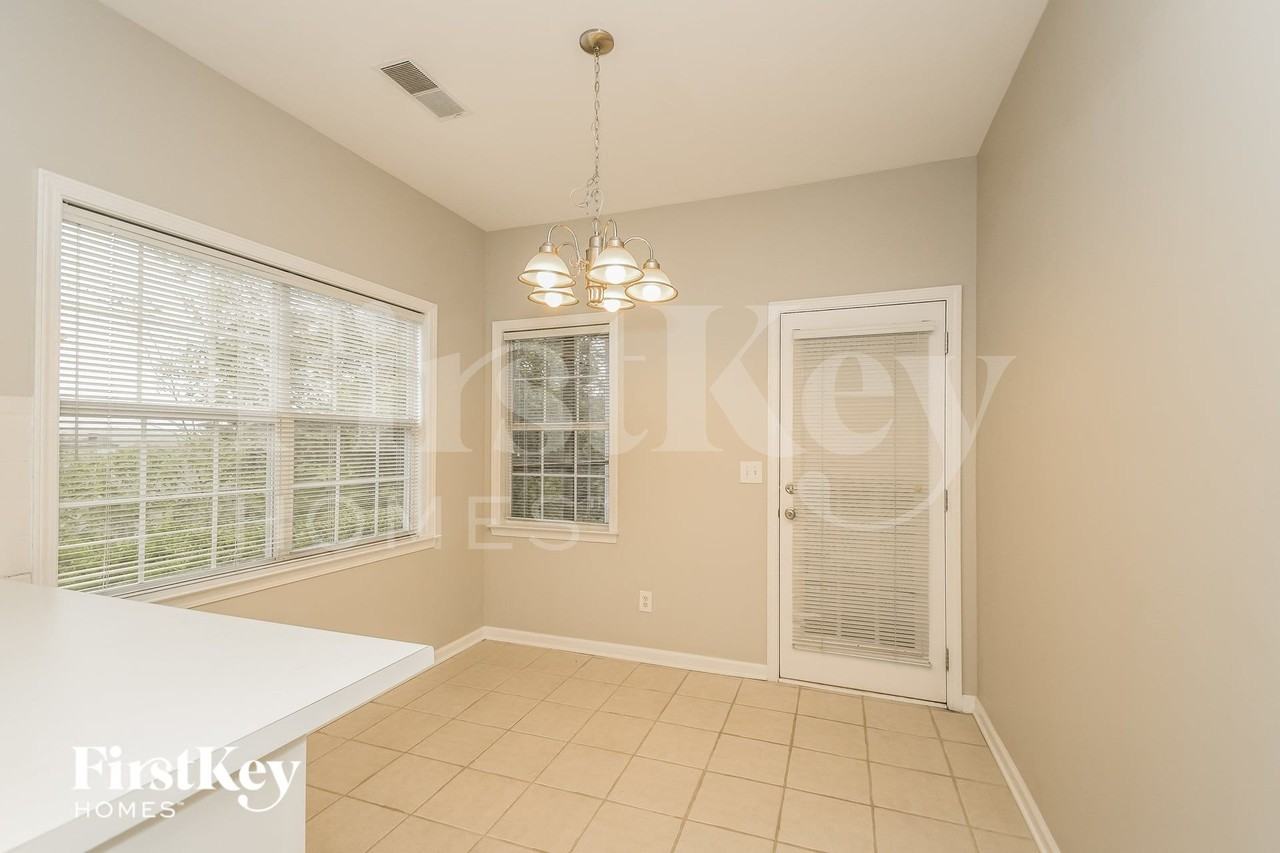 117 Cobblestone Ter - Photo 3 of 15