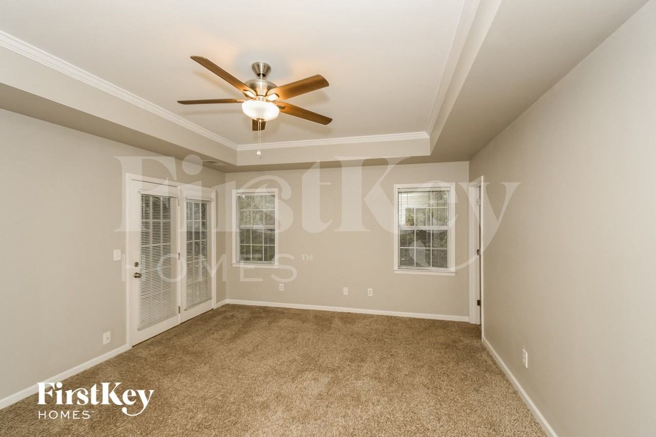 117 Cobblestone Ter - Photo 5 of 15