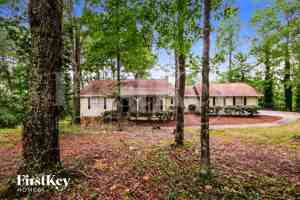 featured image of 1105 Honeysuckle Dr