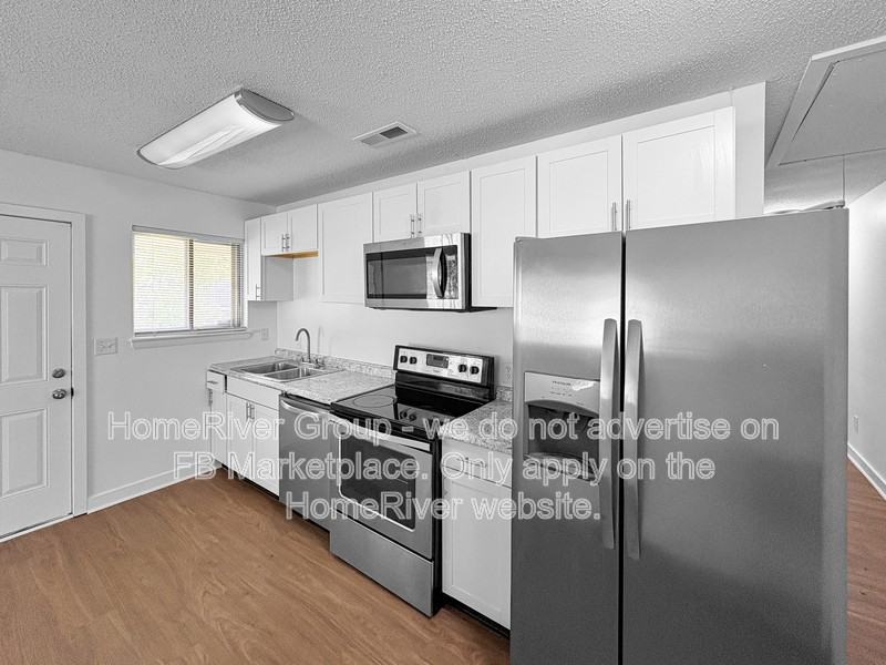 800 Moss St #102 - Photo 2 of 17