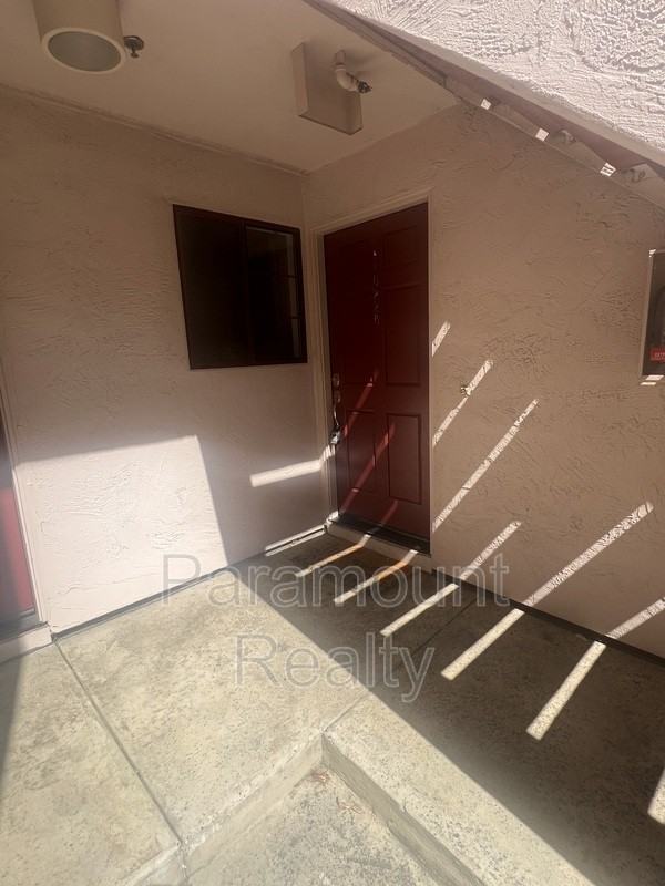 10228 Nile Dr - Photo 4 of 35